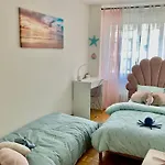 Boutique View And Terrace * Монтрё