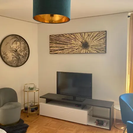 Boutique View And Terrace Апартаменты Монтрё